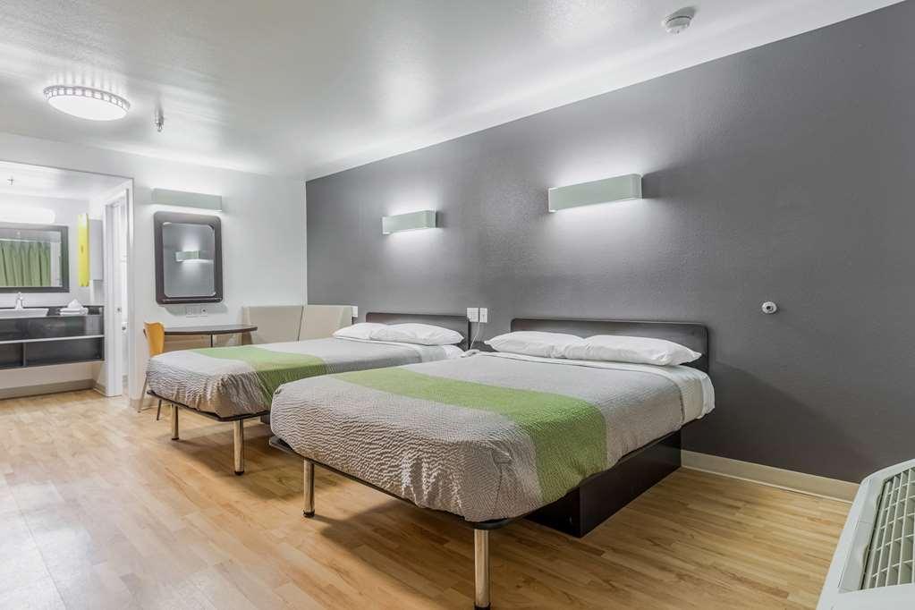 Studio 6 Victorville - Apple Valley Room photo