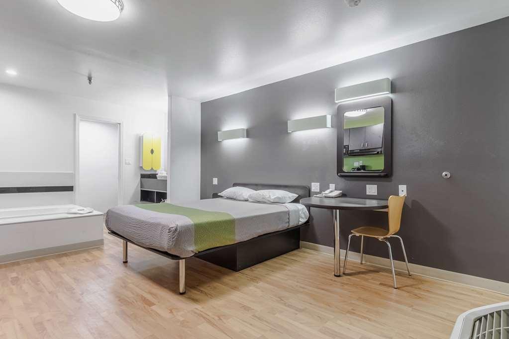 Studio 6 Victorville - Apple Valley Room photo